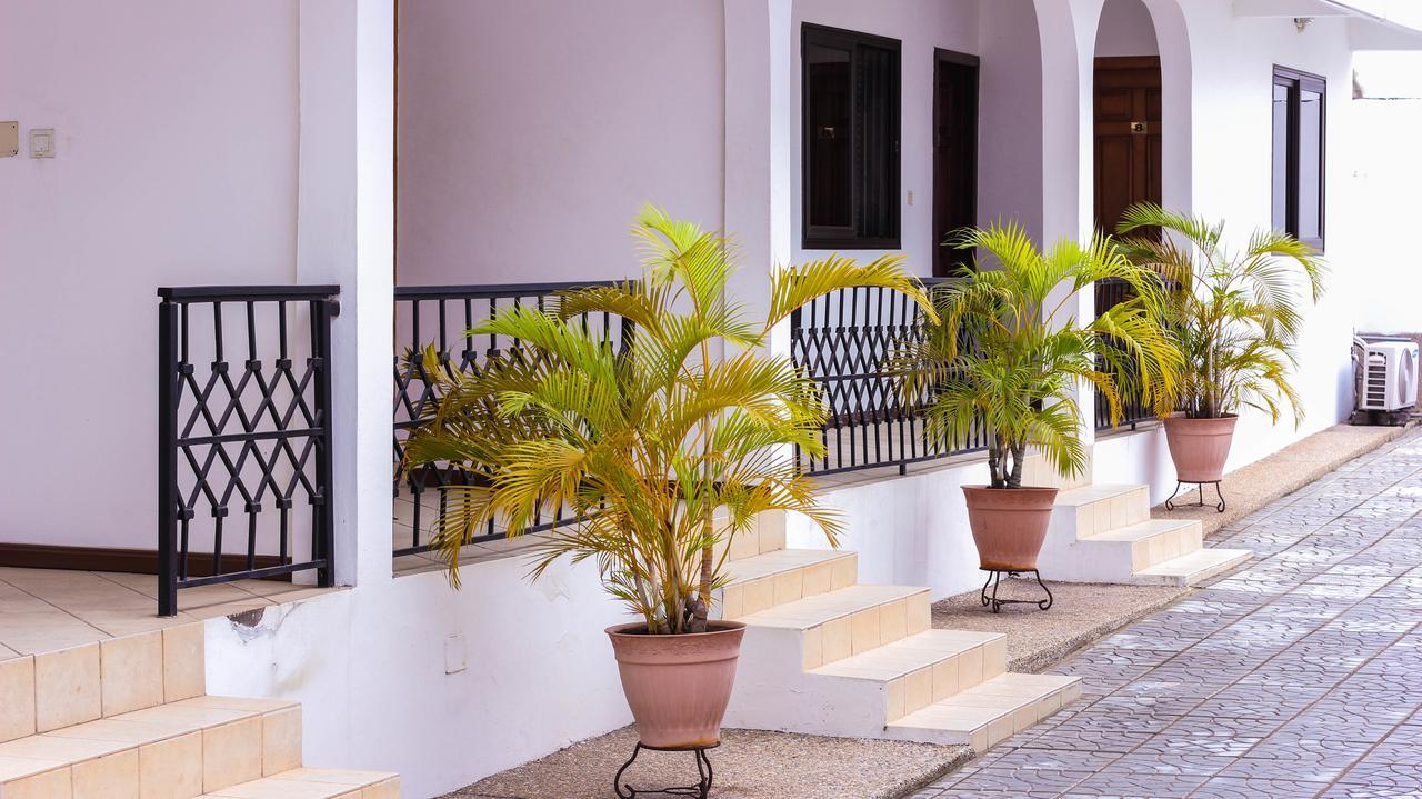 Lavender Lodge Hotel 阿克拉 外观 照片
