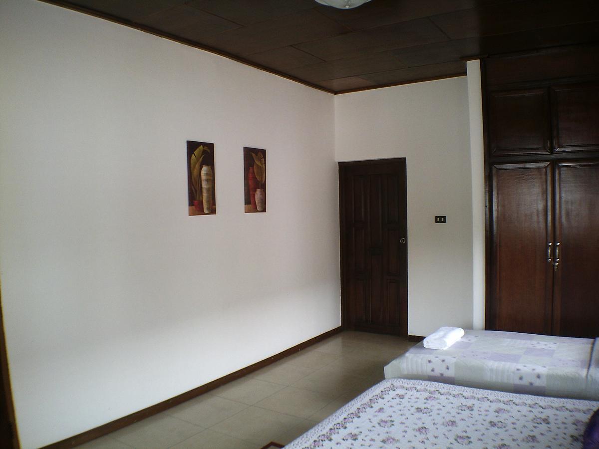 Lavender Lodge Hotel 阿克拉 外观 照片